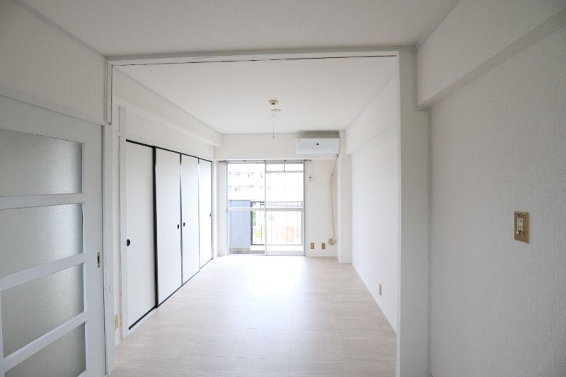 �y�����E���r���O�z�@