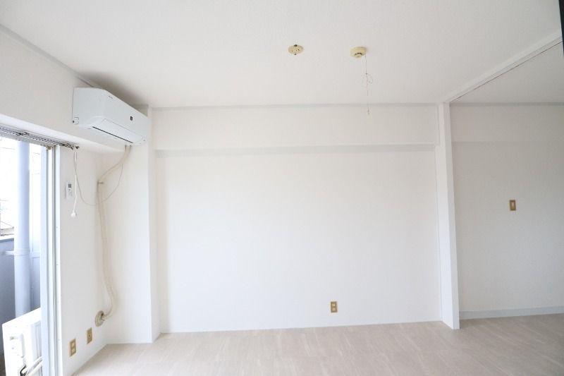 �y�����E���r���O�z�@