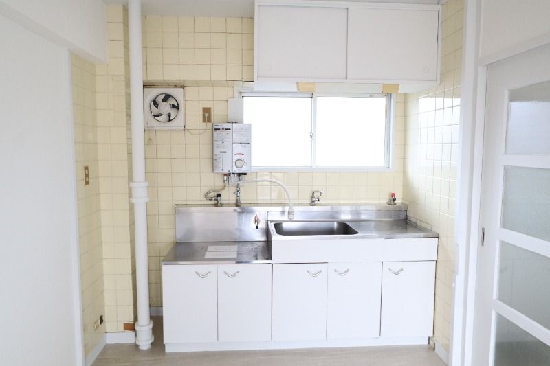 �y�L�b�`���z�@