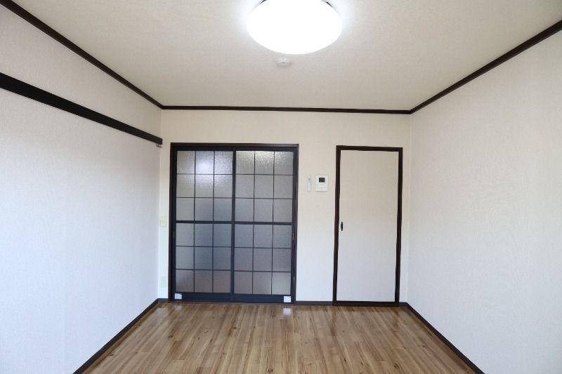 �y�����E���r���O�z�@