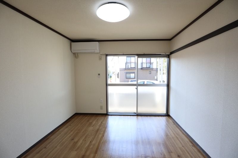 �y���ԁE���r���O�z�@