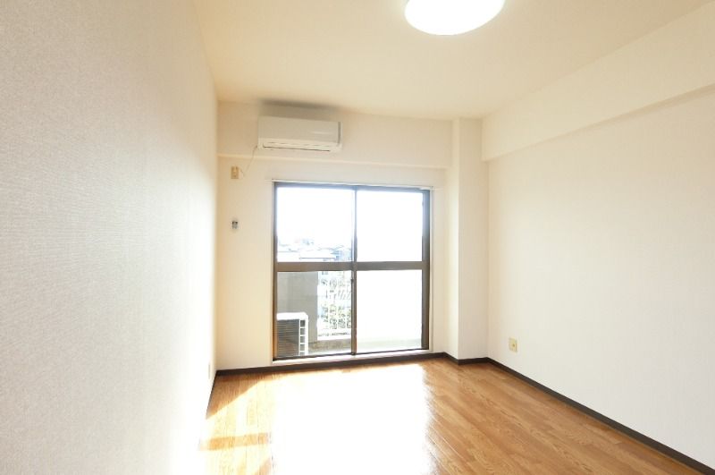 �y���ԁE���r���O�z�@