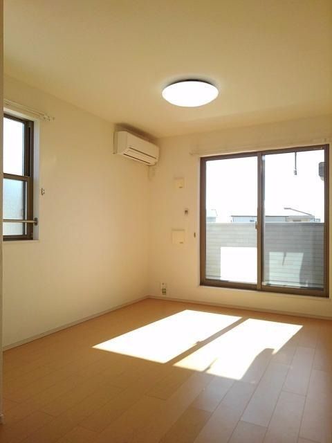 �y���ԁE���r���O�z�@