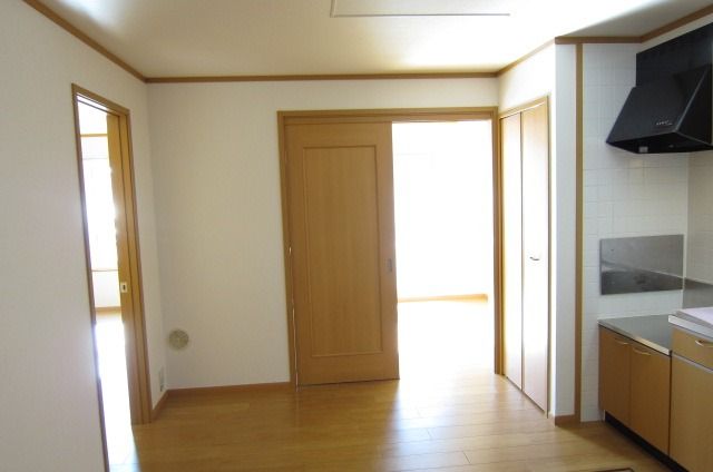 �y�����E���r���O�z�@