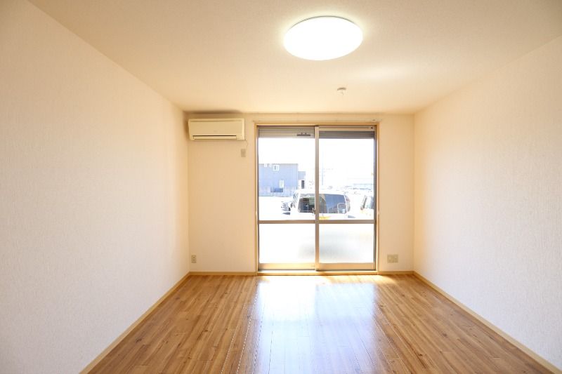 �y���ԁE���r���O�z�@