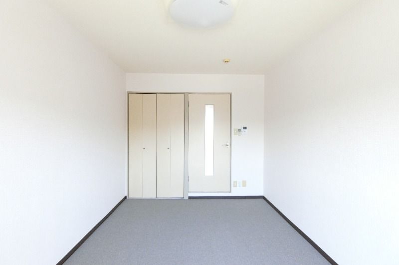 �y�����E���r���O�z�@