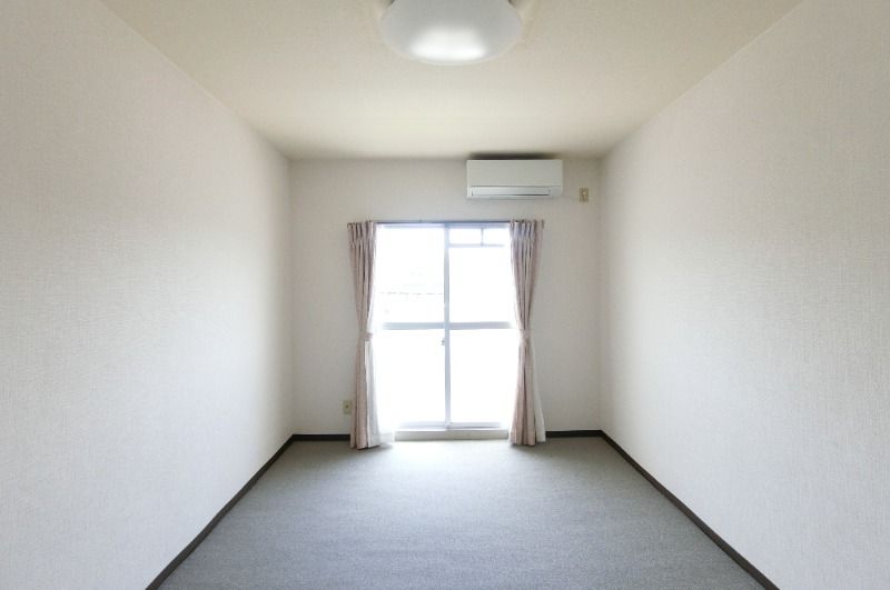 �y���ԁE���r���O�z�@