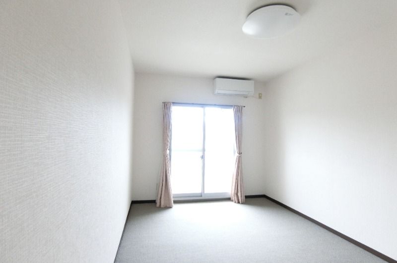 �y���ԁE���r���O�z�@