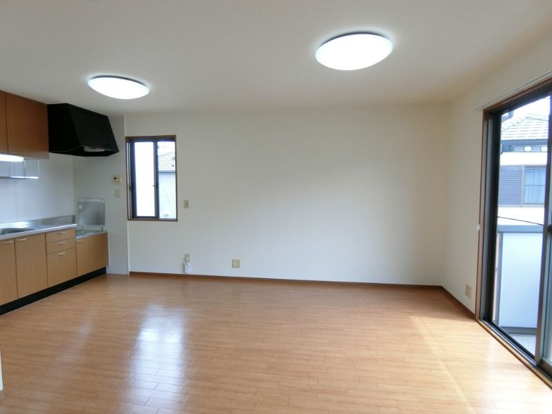 �y�����E���r���O�z�@