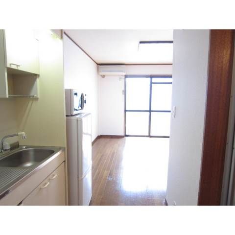 �y�����E���r���O�z�@