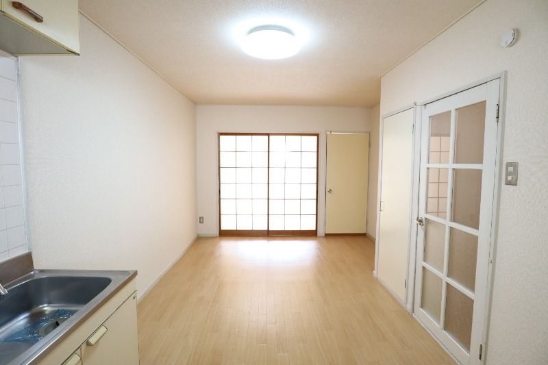 �y�����E���r���O�z�@