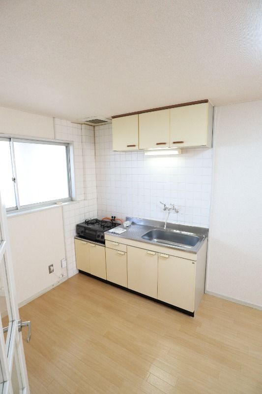 �y�L�b�`���z�@