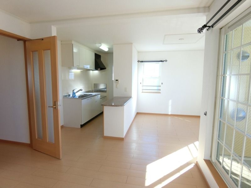 �y���ԁE���r���O�z�@