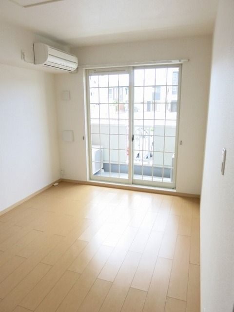 �y���ԁE���r���O�z�@