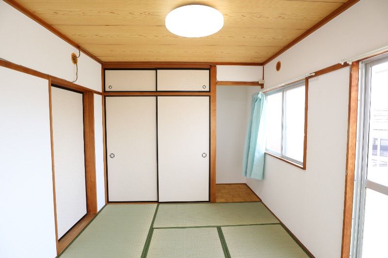 �y�����E���r���O�z�@