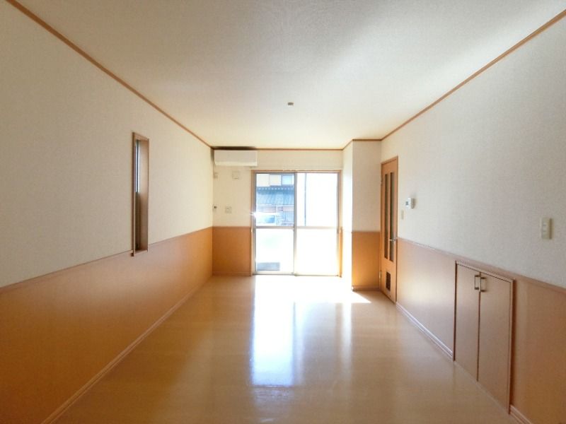 �y���ԁE���r���O�z�@