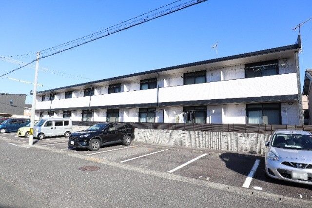 �N���[���O�c�̌����O��