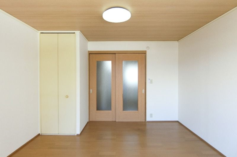 �y�����E���r���O�z�@