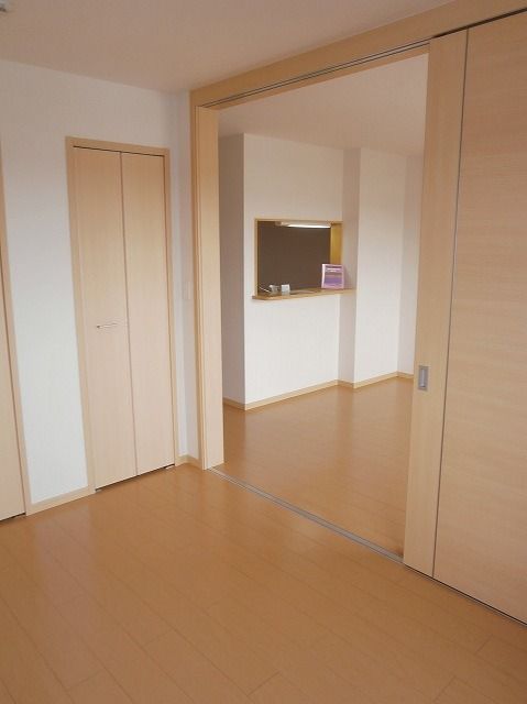 �y���ԁE���r���O�z�@