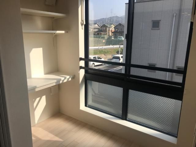 �y���̑������E�X�y�[�X�z�@�C���i�[�e���X