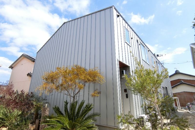 M.M.�X�e�C�V�����A�p�[�g�����g�̊O��