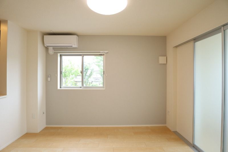 �y�����E���r���O�z�@