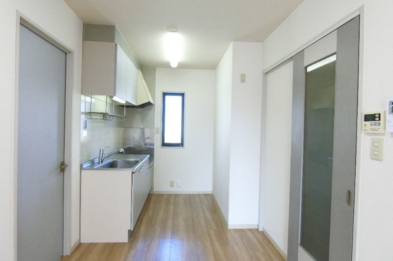 �y�����E���r���O�z�@