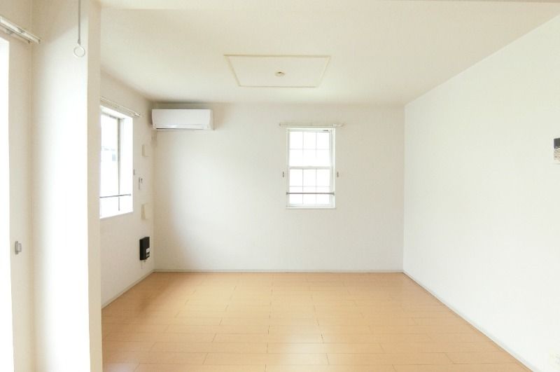 �y���ԁE���r���O�z�@