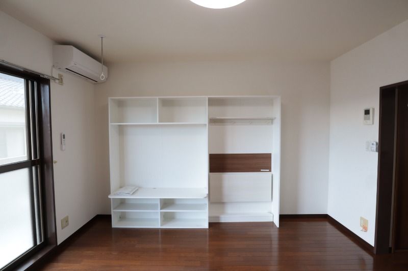 �y�����E���r���O�z�@