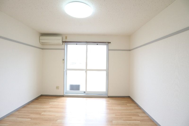 �y���ԁE���r���O�z�@