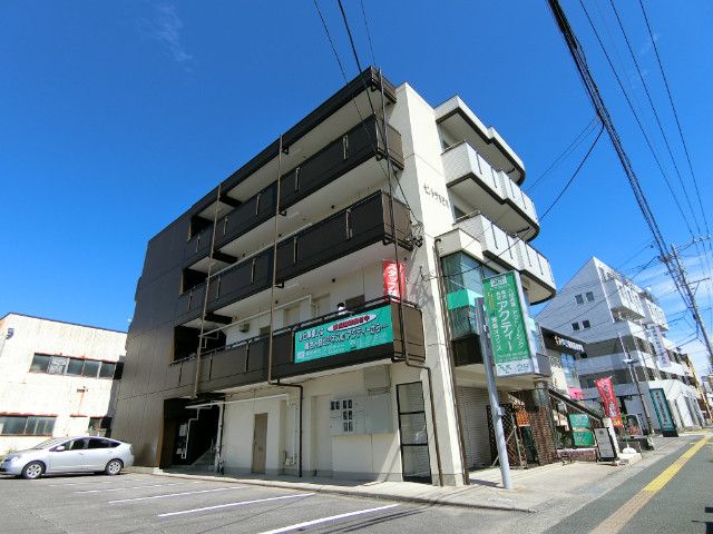 �Z���g�����r���̌����O��